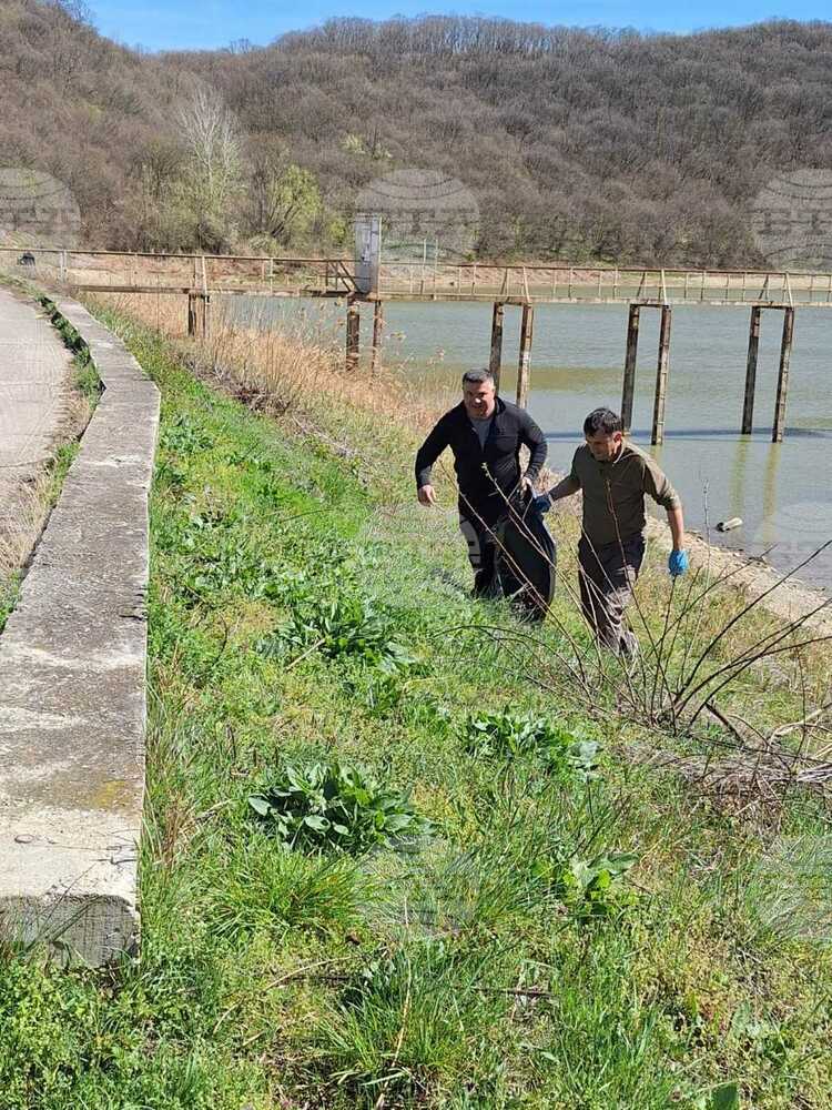 Областна администрация се включи в кампанията „Да почистим заедно Разградска област“