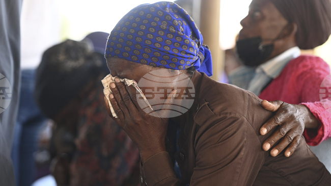 Най-малко 13 деца са загинали в катастрофа с училищен микробус в Южна Африка