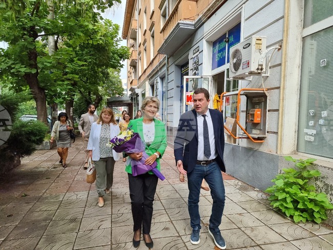 Перник - Весела Лечева