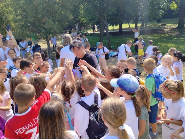 Международен ден на младежта в Благоевград събра стотици хора сред природата 