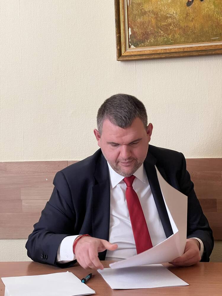 Пеевски внесе иск в американския съд, настоява да го извадят от "Магнитски"