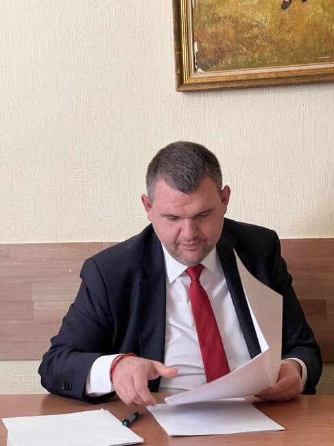 Пеевски внесе иск в американския съд, настоява да го извадят от "Магнитски"