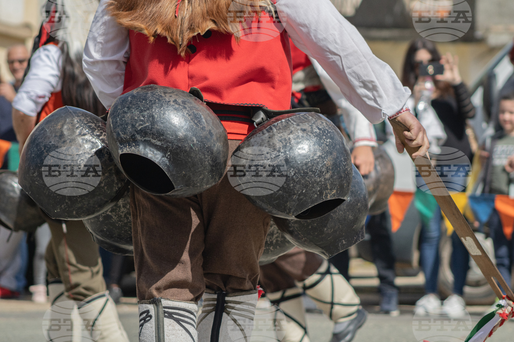 Село Турия - маскарадни игри