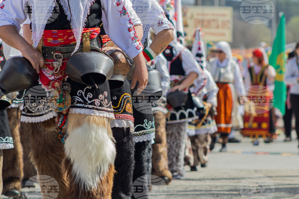 Село Турия - маскарадни игри