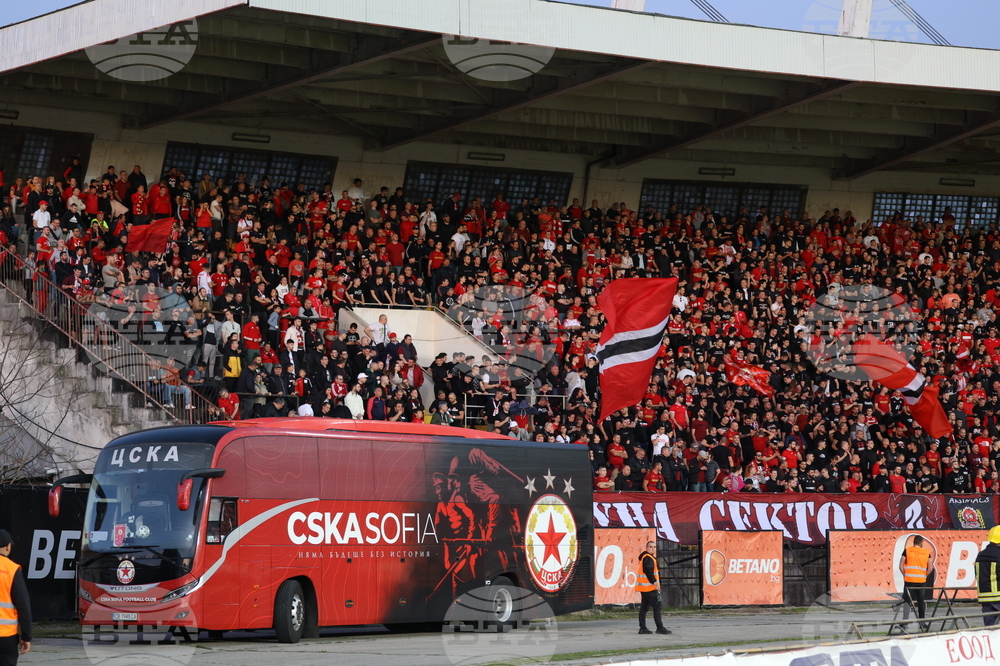 Футбол - Локомотив (Сф)-ЦСКА