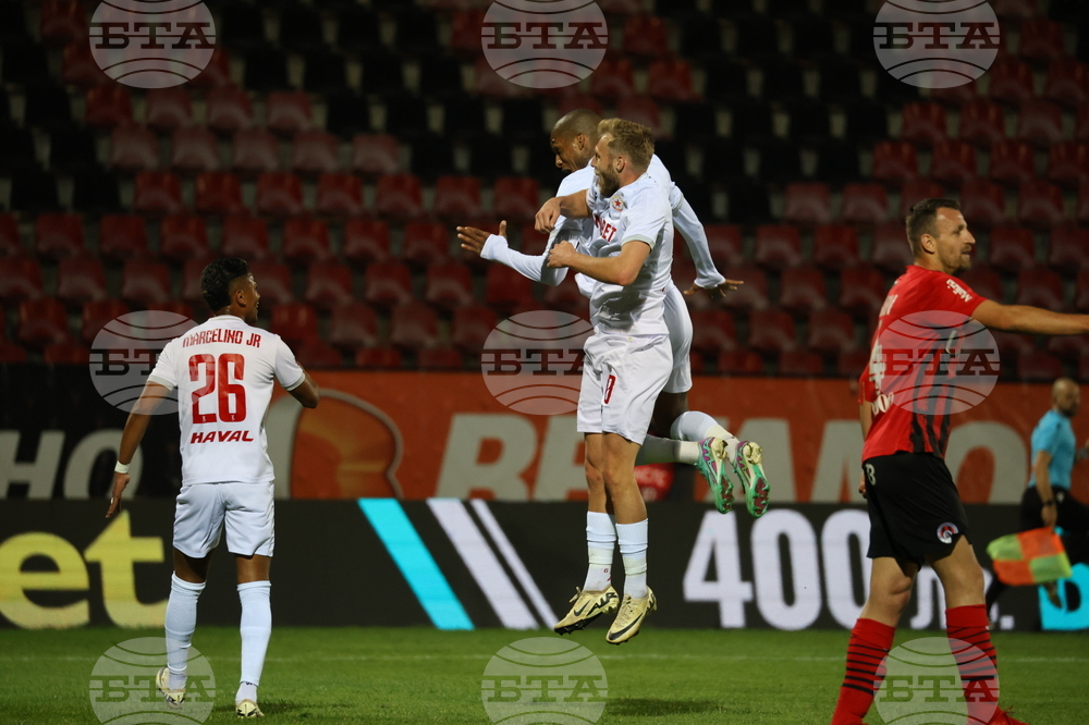 Футбол - Локомотив (Сф)-ЦСКА