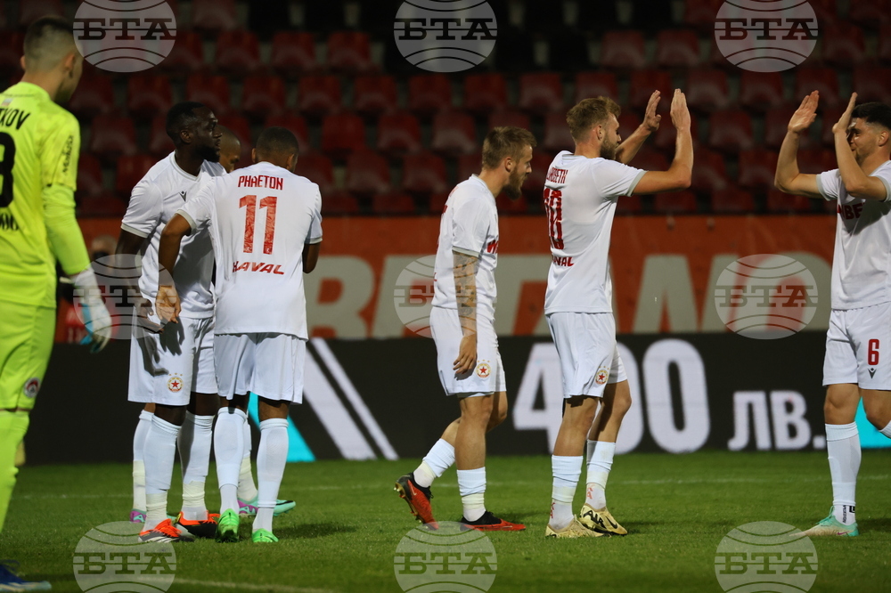 Футбол - Локомотив (Сф)-ЦСКА