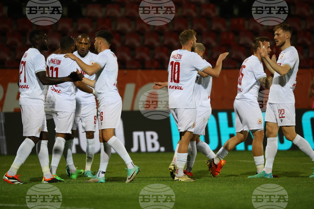 Футбол - Локомотив (Сф)-ЦСКА