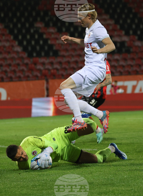 Футбол - Локомотив (Сф)-ЦСКА