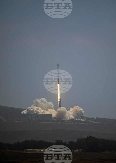 Спътник за наблюдение на нивото на Световния океан беше изстрелян от „Спейс Екс“