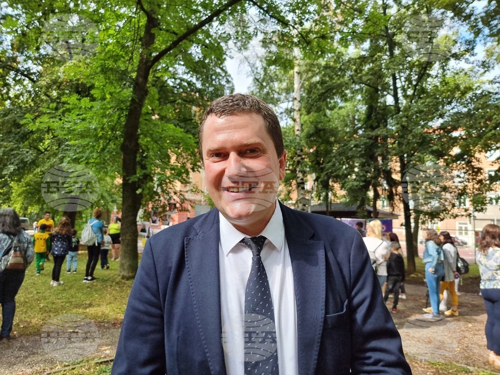 Перник обновява градския си транспорт до края на септември