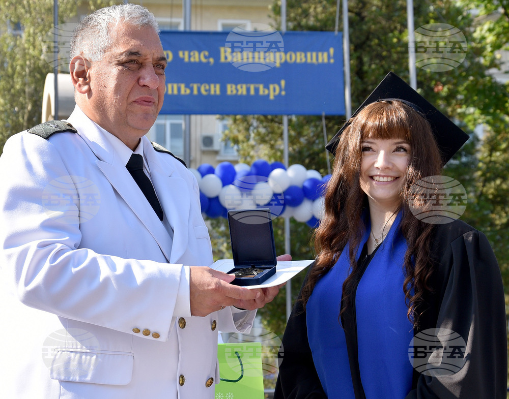 Морето е неподкупен съдия за професионализма на хората, каза началникът на ВВМУ на завършващите абсолвенти