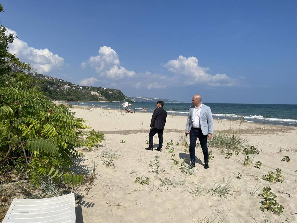 Министър Димитров: Запазването на 9% ДДС за ресторантьорите е мярка срещу сивата икономика и ще повиши заплатите в сектор туризъм