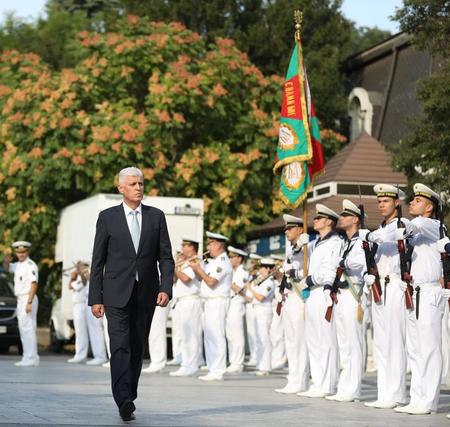 Министърът на отбраната Димитър Стоянов: Подкрепяме изграждането на високотехнологичен военноморски флот