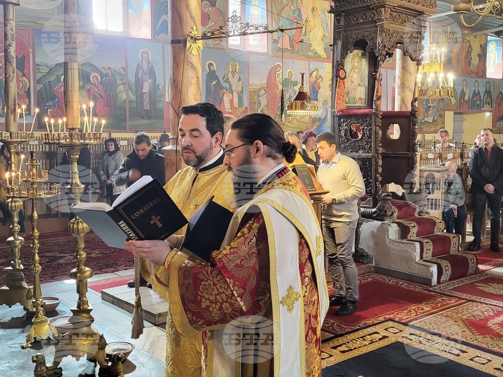 Самоков - Митрополитска църква - свещеник - ръкополагане