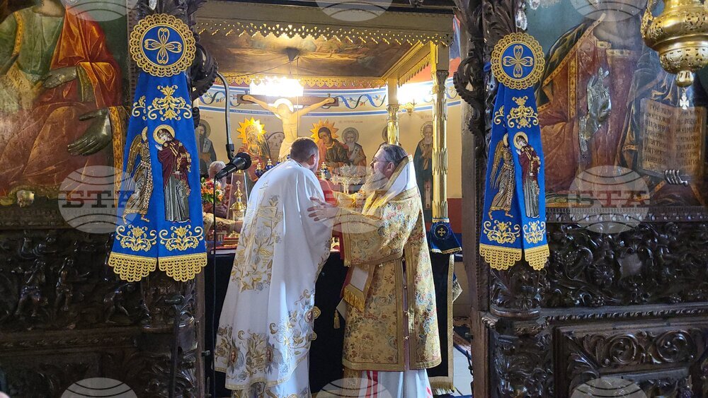 Самоков - Митрополитска църква - свещеник - ръкополагане