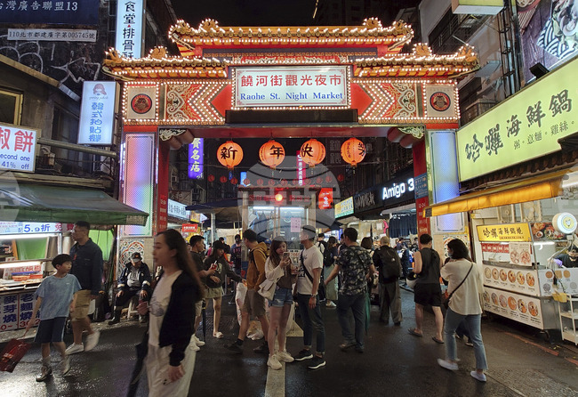 Защо Тайван зависи от животозастрахователните полици?