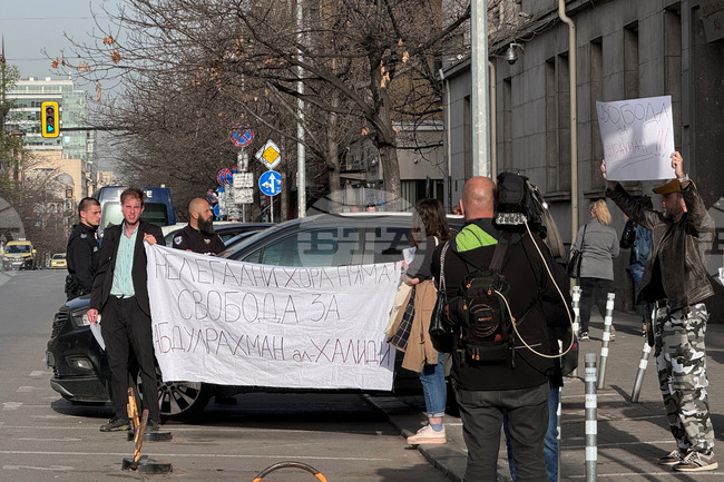  Върховен административен съд - политически бежанец - дело
