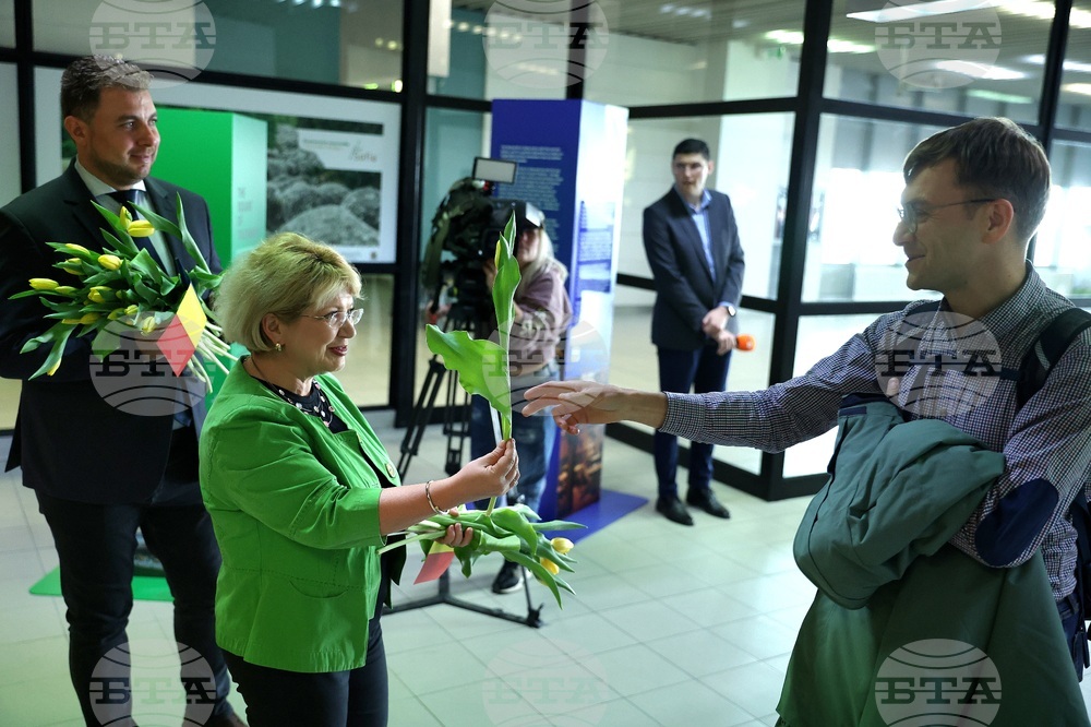 Летище София- първи полет от Букурещ