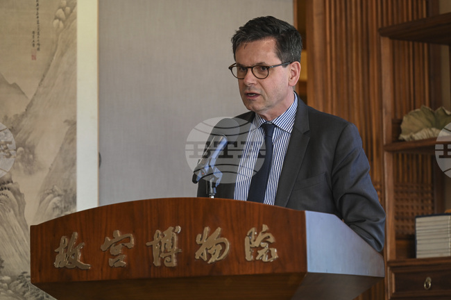 Директорът на Версайския дворец Кристоф Лерибо ще поеме управлението на Лувъра