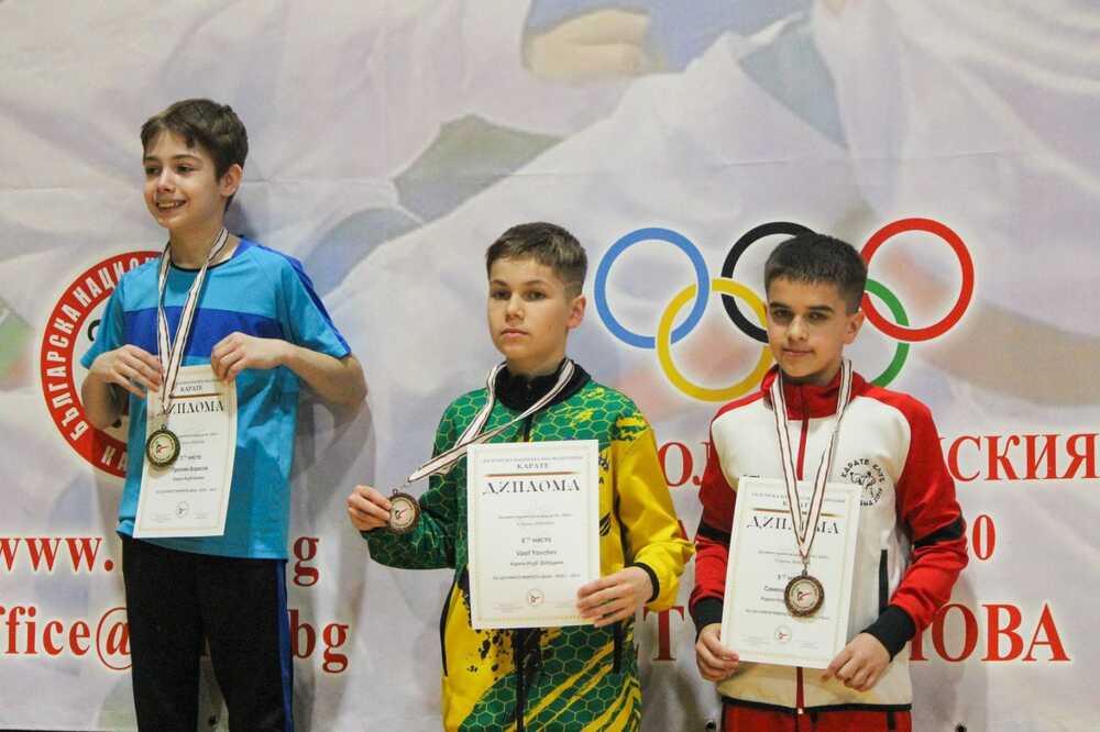 Община Добрич: Карате клуб "Добруджа" донесе на Добрич 7 медала и една купа от Държавното първенство за деца до 14 г. възраст