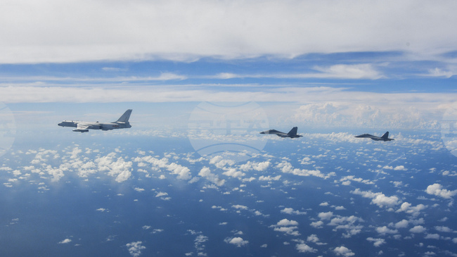 Великобритания призова Китай за сдържаност във връзка с военните му учения около Тайван