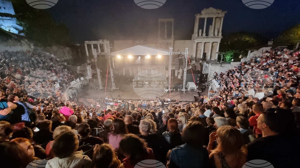 Пловдив - Лили Иванова - "Li Orchestra" - концерт