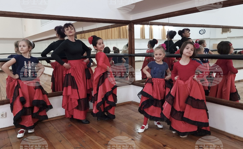 Детският танцов клуб „Фламенко“ в Разрад откри новата артистична година