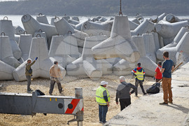 Варна - вълнолом - ремонт