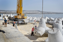 Варна - вълнолом - ремонт