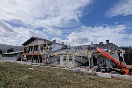 Столична община - незаконни постройки - премахване