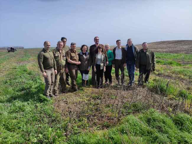 Североизточно държавно предприятие ДП Шумен: Лесовъди от ДЛС-Балчик, експерти от РДГ-Варна и пожарникари от РСПБЗН-Балчик попълниха днес миналогодишна култура