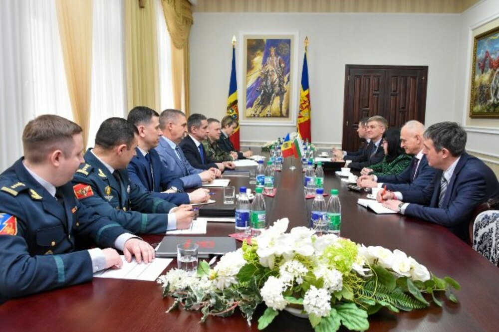Bulgarian Ambassador to Moldova Dobreva, Defense Minister Nosatii Discuss Opportunities for Expanding Defence Cooperation