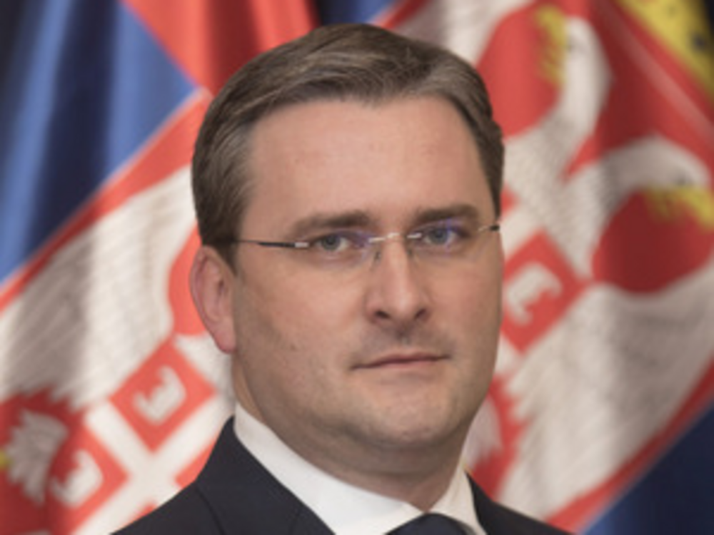 Сърбия съжалява за избухването на кризата и стълкновенията в Украйна, заяви сръбският външен министър Никола Селакович