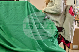 Първомай - изработка на знамена