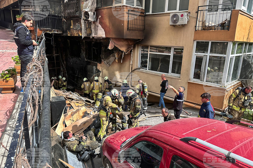 Турски прокурори повдигнаха обвинения срещу 13 държавни служители заради пожар в нощен клуб в Истанбул, при който загинаха 29 души