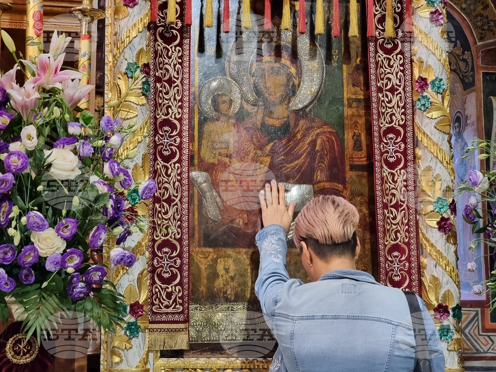 Троянски манастир - празник - икона