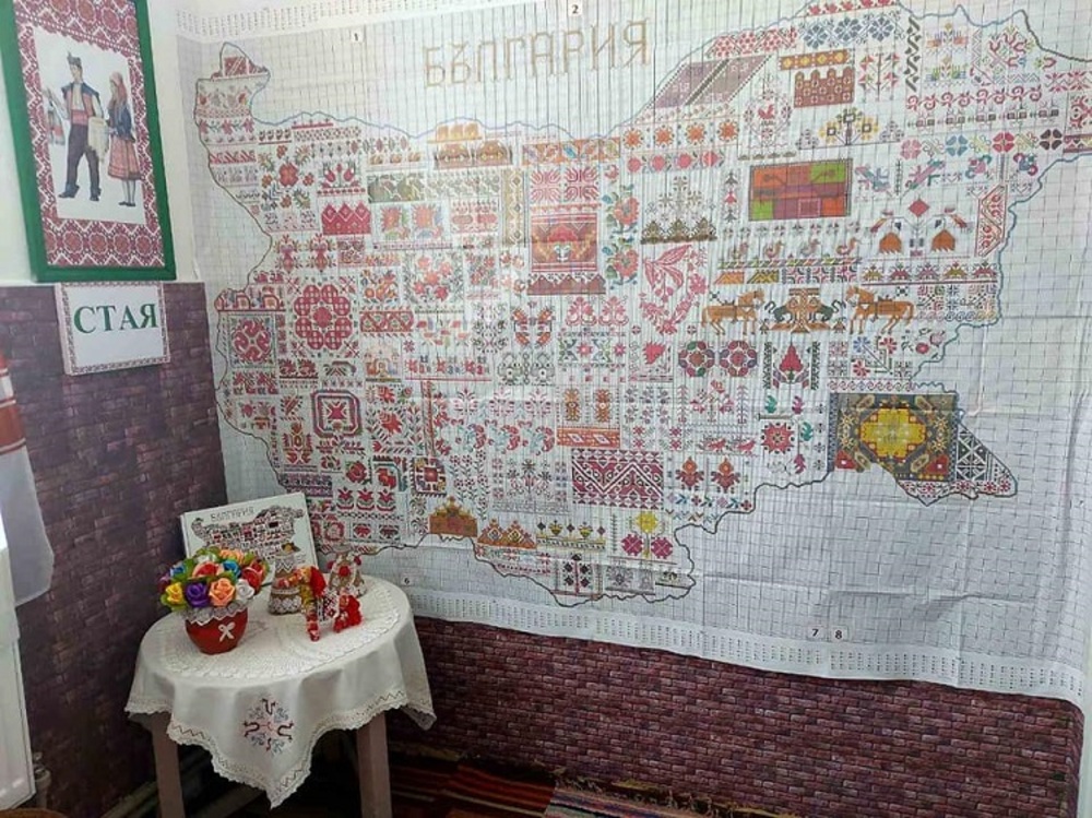 Кът на бита на българския народ подредиха в детска градина в Молдова