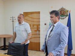 Областният управител Драгомир Златев представи днес своя заместник Найден Късов през екипа на Областна администрация.