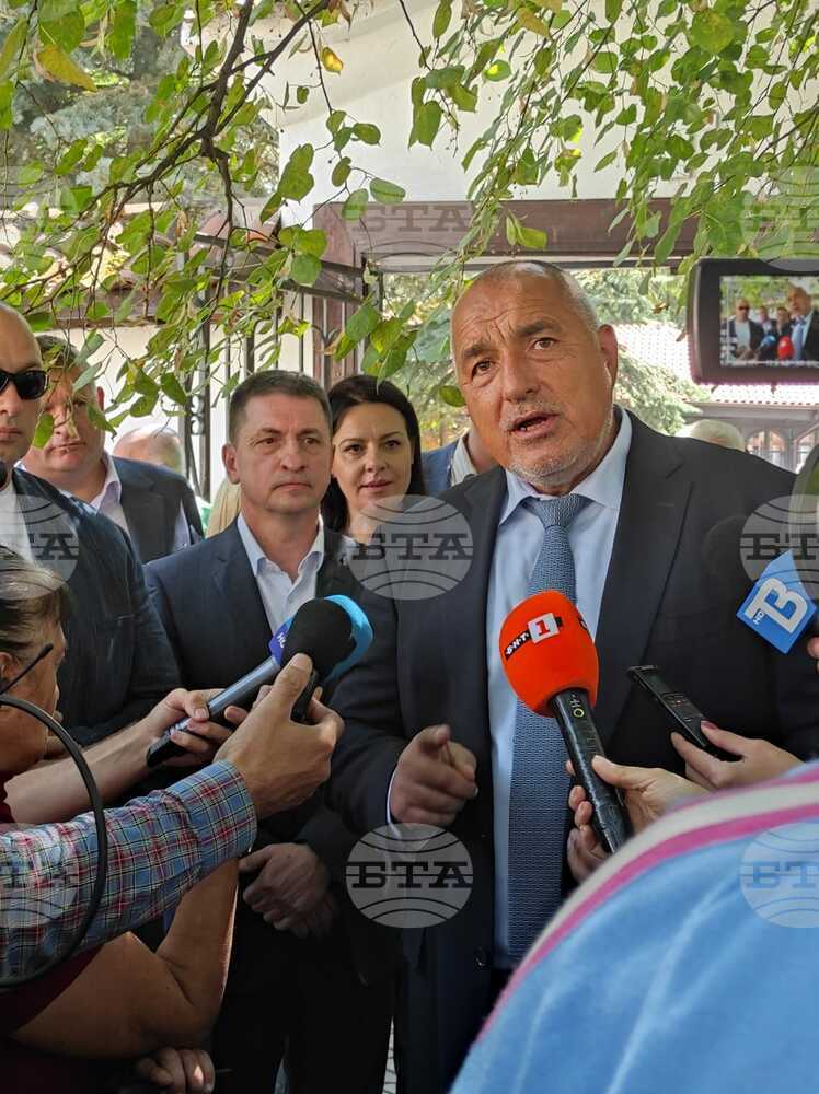 Лидерът на ГЕРБ Бойко Борисов коментира, че е оптимист, че ще има правителство