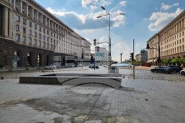 Палатка - "Системата ни убива" - премахната