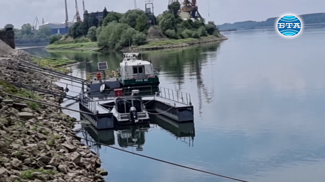 Стотици плавателни съдове изчакват в българо-румънския участък на река Дунав заради ниското ниво