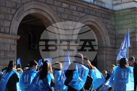 Синдикати - протест - възнаграждения