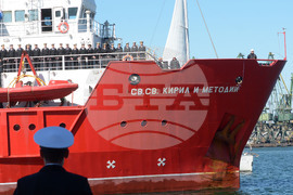 Варна - Научноизследователски кораб "Св. св. Кирил и Методии" (НИК 421) - завръщане