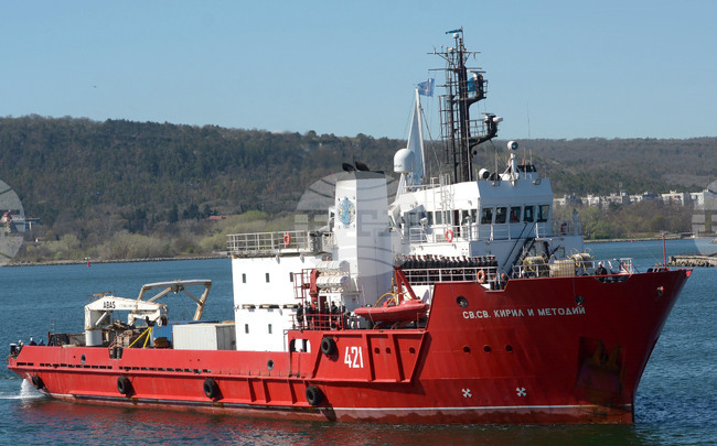  Варна - Научноизследователски кораб "Св. св. Кирил и Методии" (НИК 421) - завръщане