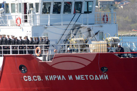 Варна - Научноизследователски кораб "Св. св. Кирил и Методии" (НИК 421) - завръщане