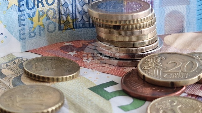 Брутният външен дълг на България нараства с 20 на сто на годишна основа до 53,6 млрд. евро към края на август, сочат данни на БНБ