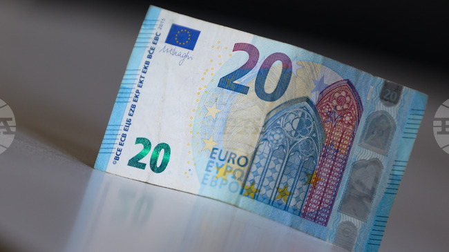 Еврото запазва позиции спрямо долара в междубанковата търговия във Франкфурт