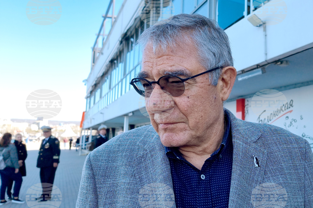 Варна - Научноизследователски кораб "Св. св. Кирил и Методии" (НИК 421) - завръщане