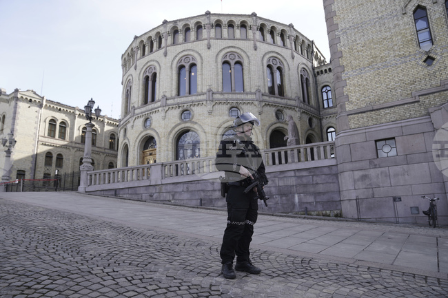 Управляващата Работническа партия в Норвегия има малка преднина преди изборите през септември, сочи социологическо проучване